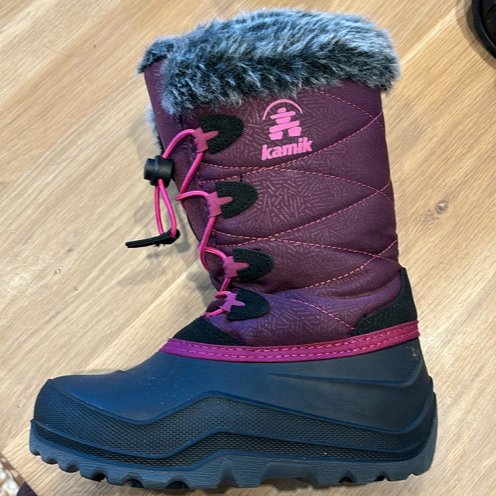 Kamik kids snow boots, new, never worn, size 1